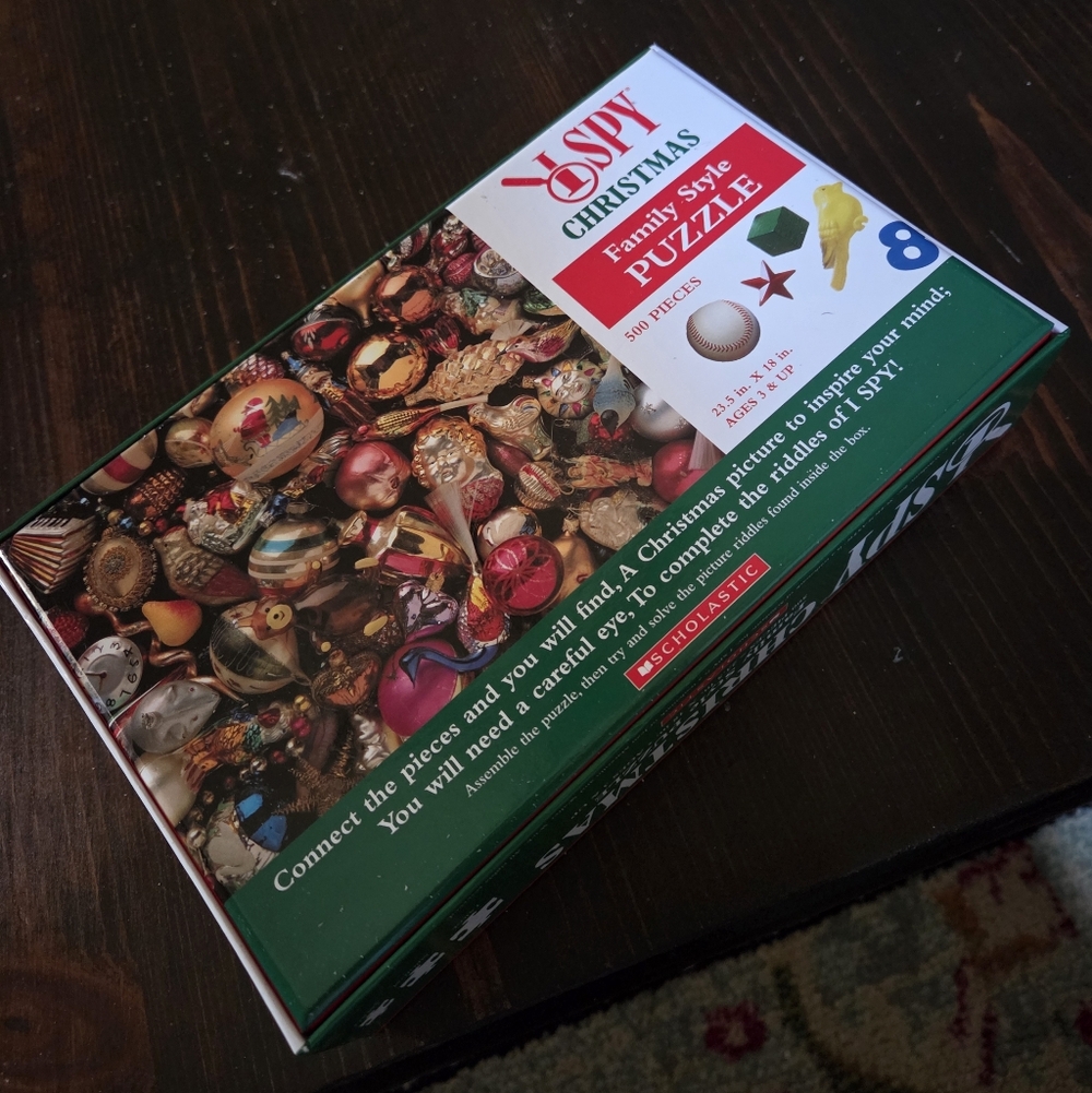 Scholastic ISpy Christmas Puzzle